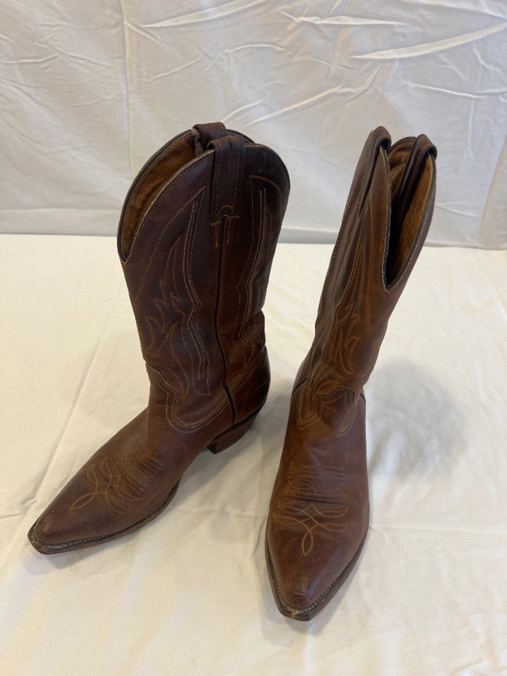 Women’s brown distressed authentic leather western county boots pointed toe